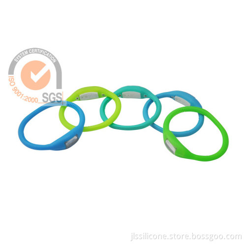 Different Factory Offer The Fashion Silicone Bracelets Watches With Digital 